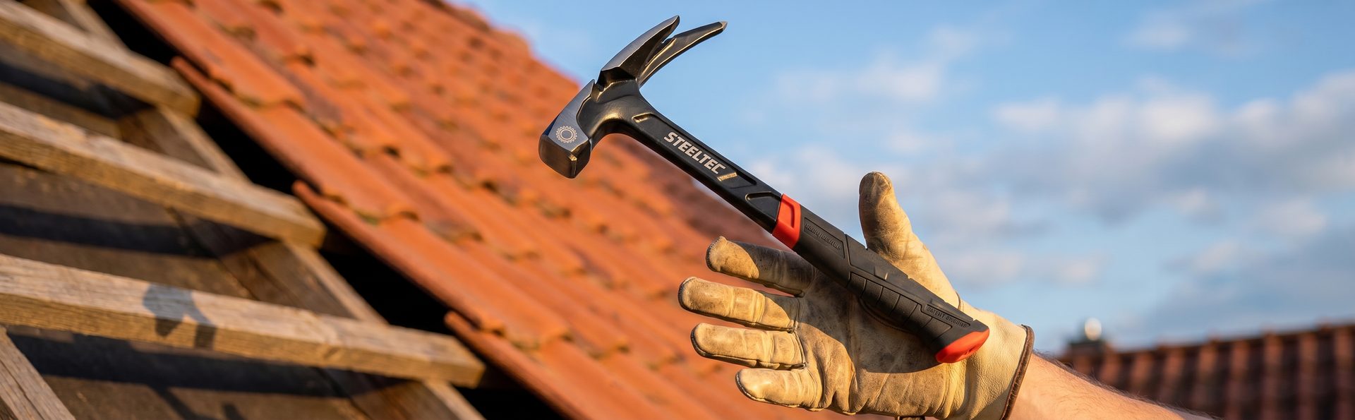 Der Steeltec Latthammer auf dem Dach – Der Hammer von Peddinghaus